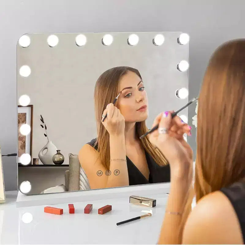 Miroir de courtoisie Hollywood avec 17 lumières LED à intensité variable en blanc