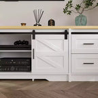 Meuble TV de style ferme moderne Famapy avec portes coulissantes à motifs croisés et grand espace de rangement - Idéal pour l'organisation et la décoration du salon
