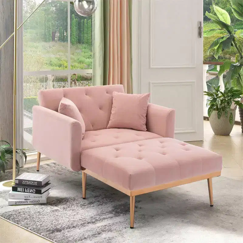 Chaise de salon Okak au design moderne, élégant et classique pour salon et chambre d'hôtel.
