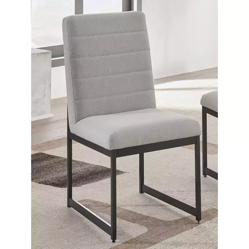 Signature Design by Ashley Tomtyn, Chaises de salle à manger modernes rembourrées, Lot de 2, Beige