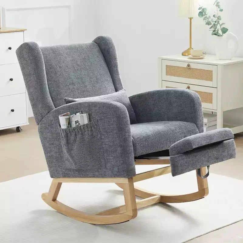 Hyleory Rocking Chair en Chenille avec Repose-pieds Rétractable, Pieds en Bois Massif, Long Patin Antidérapant, Soutien Lombaire et Poche Latérale