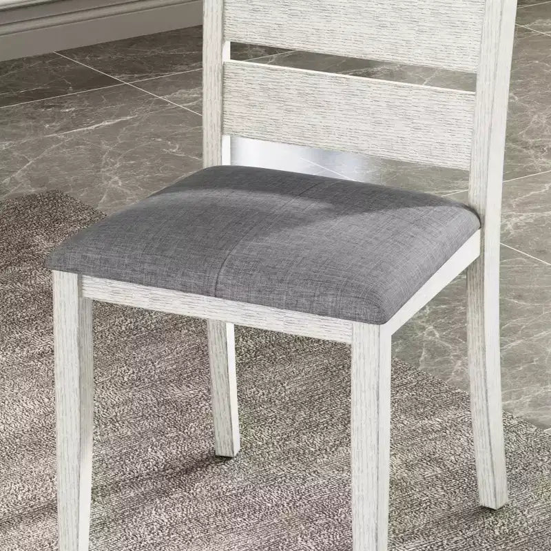 VECELO Ensemble de salle à manger rustique 5 pièces, table carrée en bois d'hévéa avec étagère et 4 chaises de salle à manger sans accoudoirs rembourrées pour la cuisine, Gris