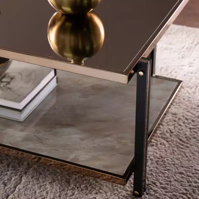Table basse Thornsett avec plateau miroir – Champagne – SEI