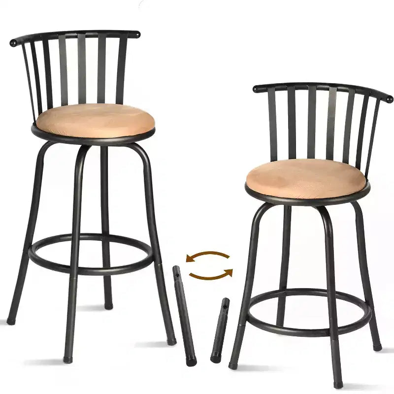 Ensemble de deux chaises de bar pivotantes HomeRoots à dossier bas, hauteur réglable, en similicuir marron et fer noir
