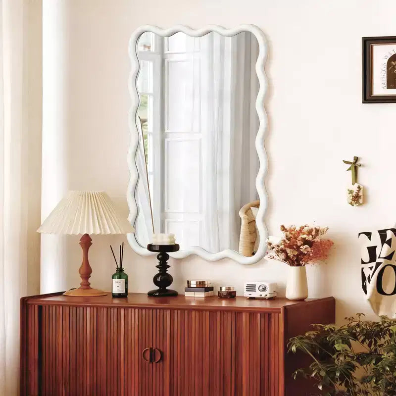 MAYEERTY Miroir décoratif 30 x 40 cm, rectangulaire ondulé, cadre en bois massif pour chambre à coucher, salle de bain, salon, blanc