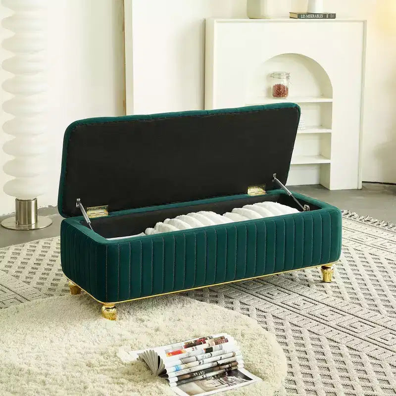 Banc ottoman de rangement Okak de luxe moderne avec plateau rabattable, capitonnage profond, décor doré et pieds en métal, rembourré pour salon et chambre à coucher