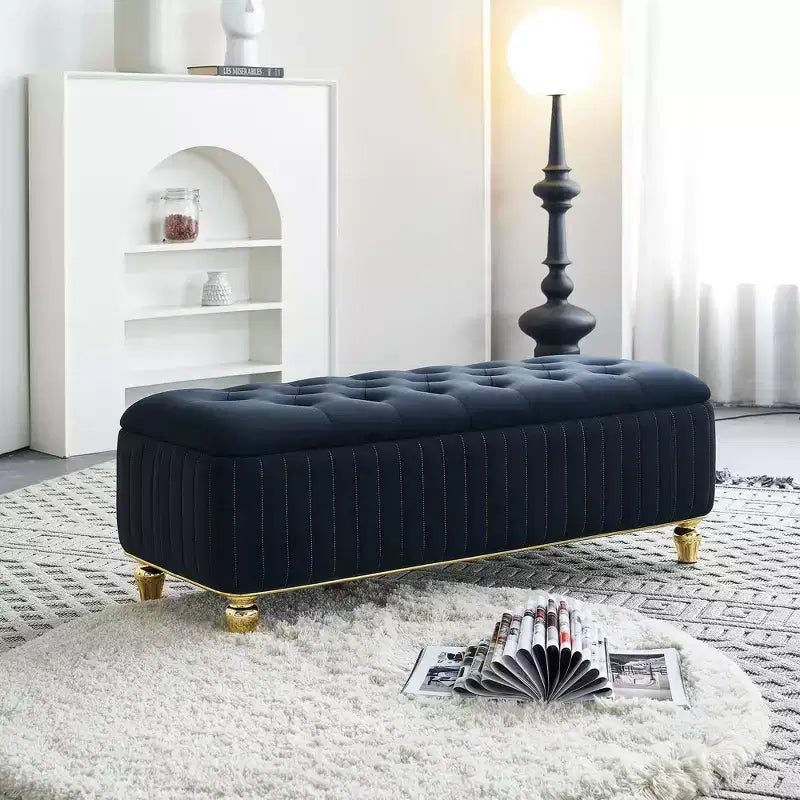 Banc ottoman de rangement Okak de luxe moderne avec plateau rabattable, capitonnage profond, décor doré et pieds en métal, rembourré pour salon et chambre à coucher