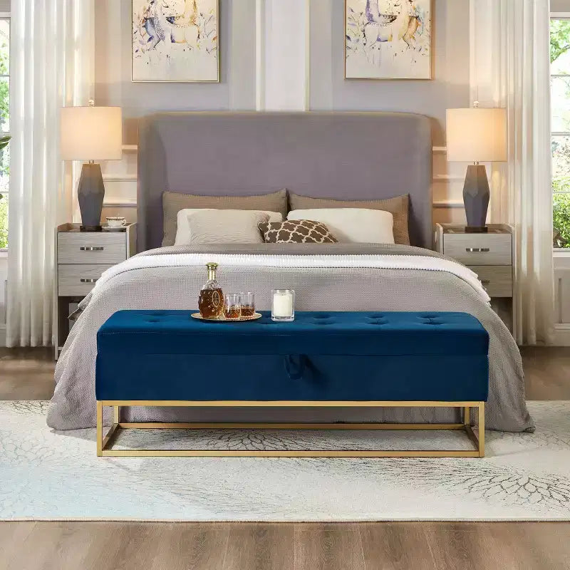 Banc ottoman de rangement en velours Okak 58.6 avec base en métal, capitonné et repose-pieds, banc de lit pour entrée et chambre à coucher.