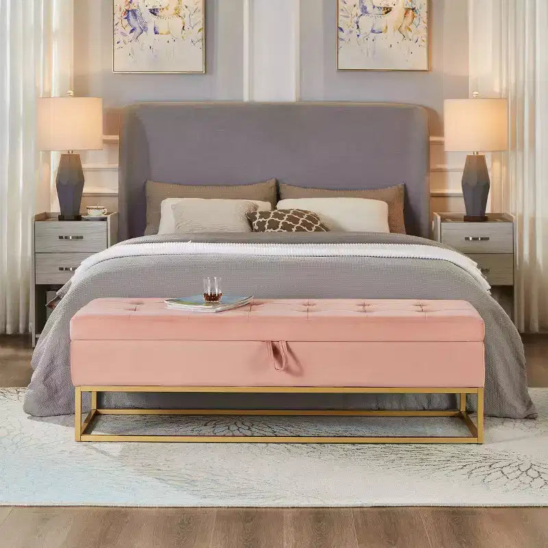 Banc ottoman de rangement en velours Okak 58.6 avec base en métal, capitonné et repose-pieds, banc de lit pour entrée et chambre à coucher.
