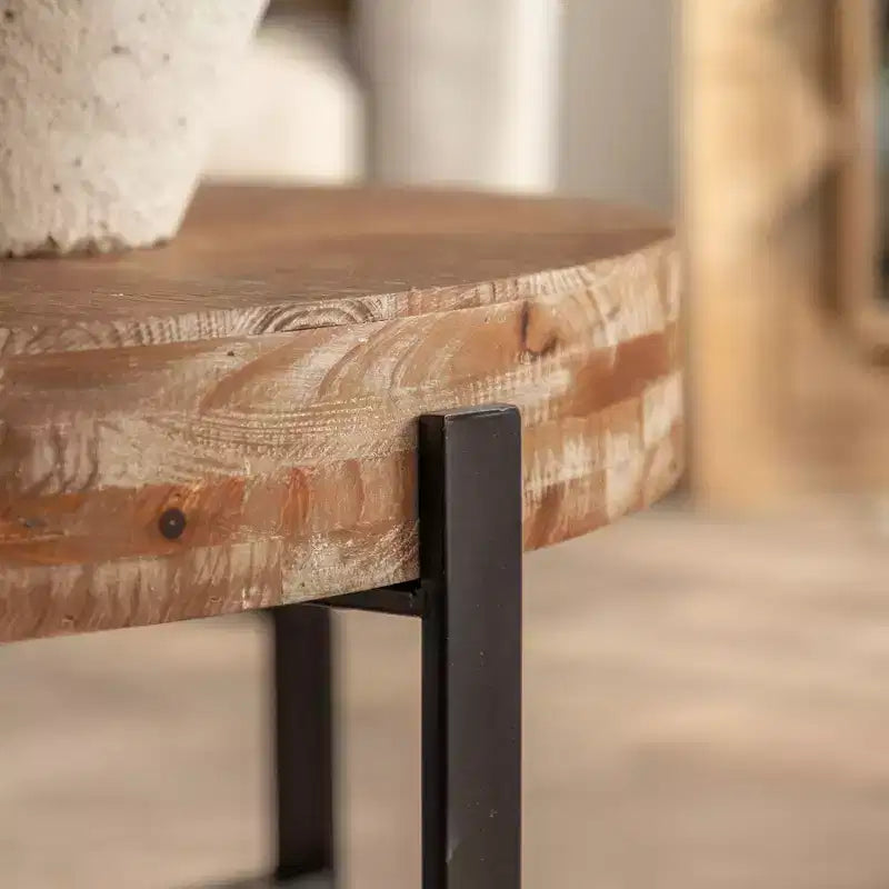Table basse ronde Okak avec plateau en bois et pieds métalliques croisés noirs/dorés Style rétro pour salon