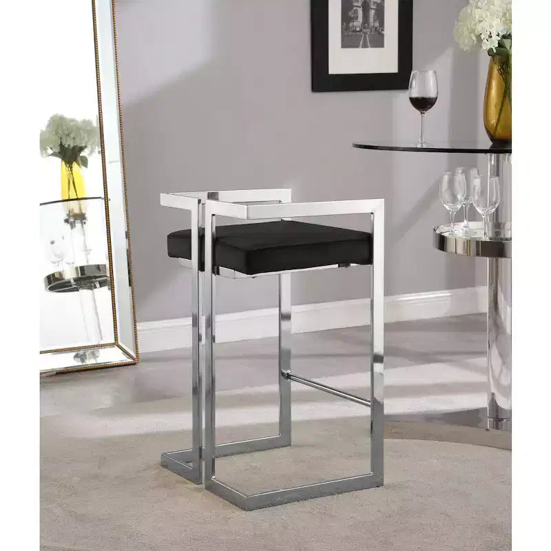 Tabourets en velours noir Ezra de Meridian Furniture, lot de 2