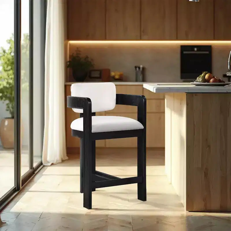 Tabouret en velours crème Sacha de Meridian Furniture