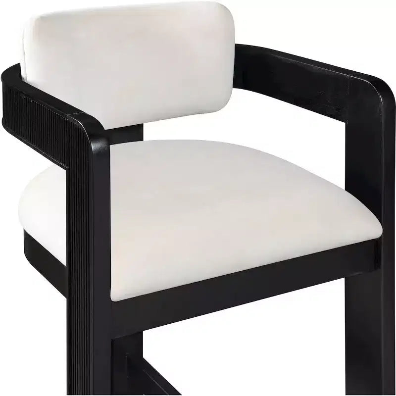 Tabouret en velours crème Sacha de Meridian Furniture