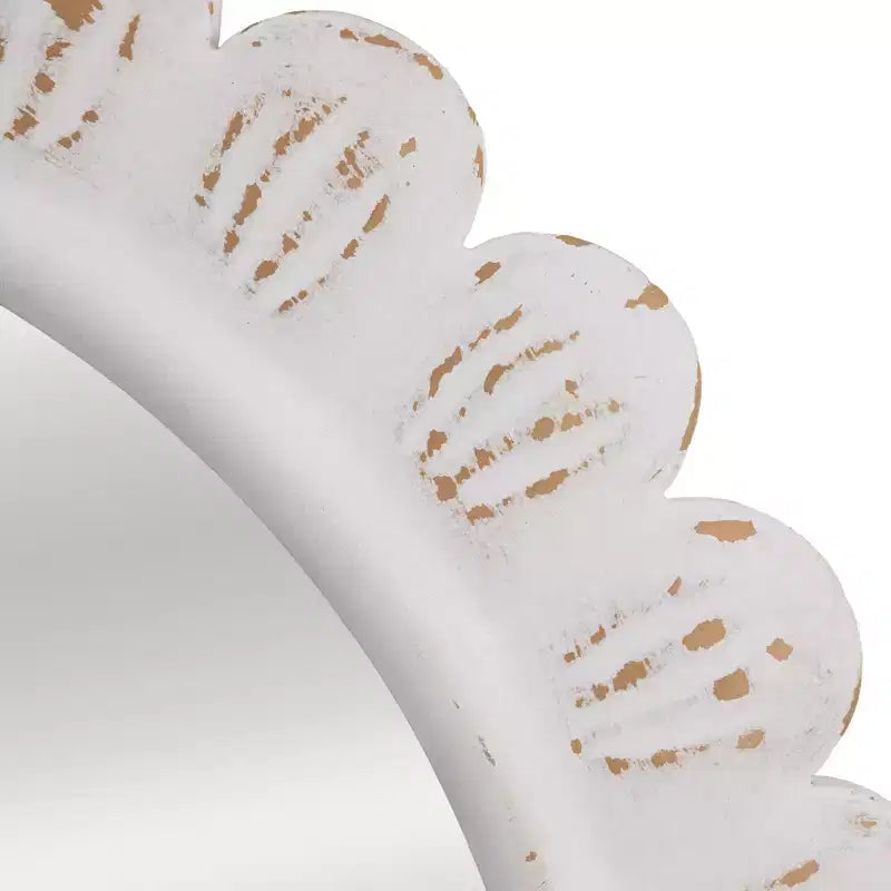 Miroir mural en bois avec motif festonné arqué, blanc