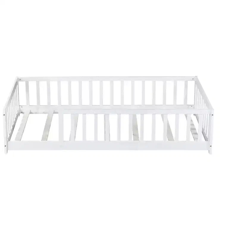 Lit double MAYEERTY au sol avec clôture sans porte, Garde-corps en bois d'hévéa blanc