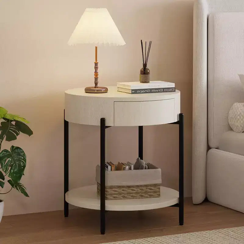 Table d'appoint ronde 22'', petite table de bout à 2 niveaux avec étagère ouverte et tiroir de rangement, table de chevet ronde en bois avec pieds en métal pour chambre à coucher, salon