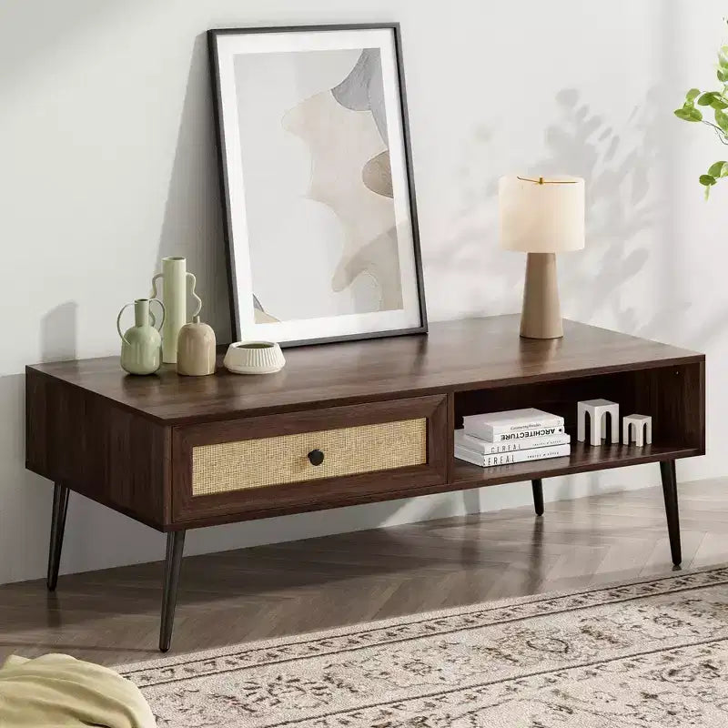 Table basse pour salon, table centrale rectangulaire en bois à 2 niveaux de style moderne du milieu du siècle avec tiroir à porte en rotin PVC