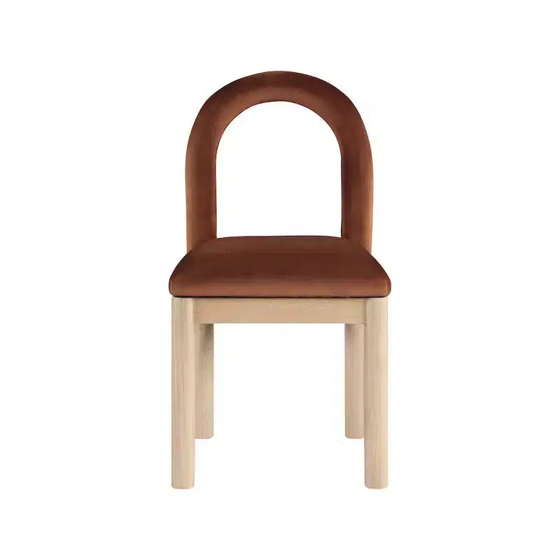 Meridian Furniture, Chaise de salle à manger en velours Conrad
