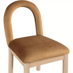 Meridian Furniture, Chaise de salle à manger en velours Conrad