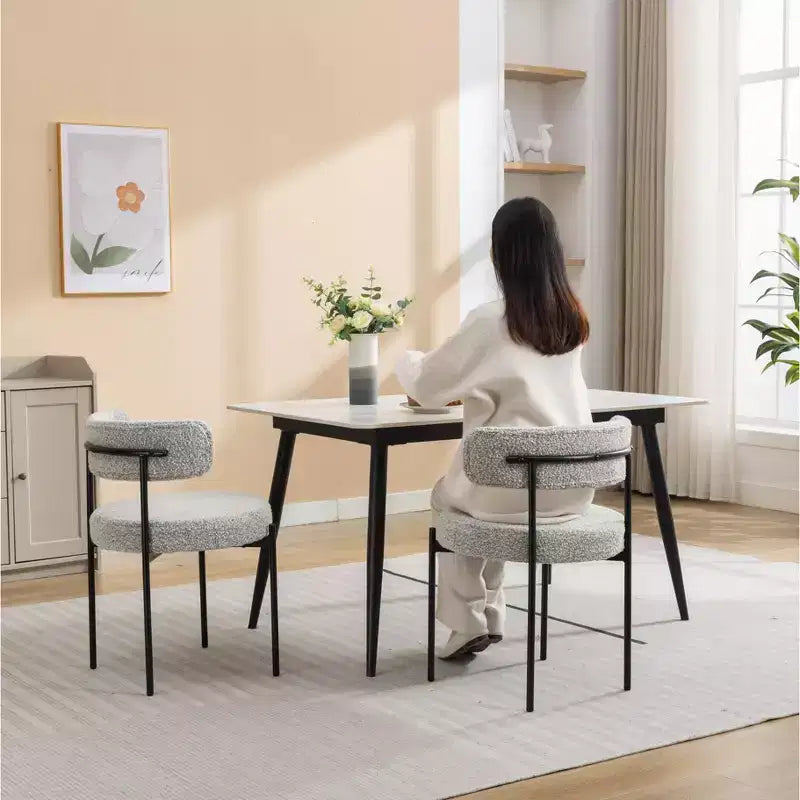 Okak Chaises de Salle à Manger Modernes en Boucle, Lot de 2, Design Rond en Tonneau, Coussins Épais et Pieds en Métal, Chaises Confortables pour Cuisine et Salon