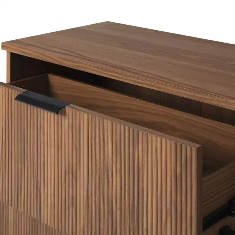 Commode 3 tiroirs en bois massif Okak, design Mid-Century, finition peinte, grand espace de rangement avec glissières en bois, idéale pour les intérieurs modernes