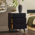 Commode 3 tiroirs en bois massif Okak, design Mid-Century, finition peinte, grand espace de rangement avec glissières en bois, idéale pour les intérieurs modernes