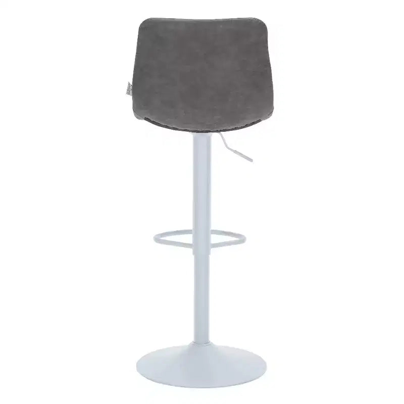 Tabourets de bar LeisureMod Tilbury avec base en fer blanc, tabourets de comptoir réglables en hauteur avec siège en cuir, fonction pivotante et repose-pieds, lot de 2