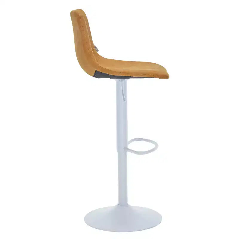Tabourets de bar LeisureMod Tilbury avec base en fer blanc, tabourets de comptoir réglables en hauteur avec siège en cuir, fonction pivotante et repose-pieds, lot de 2