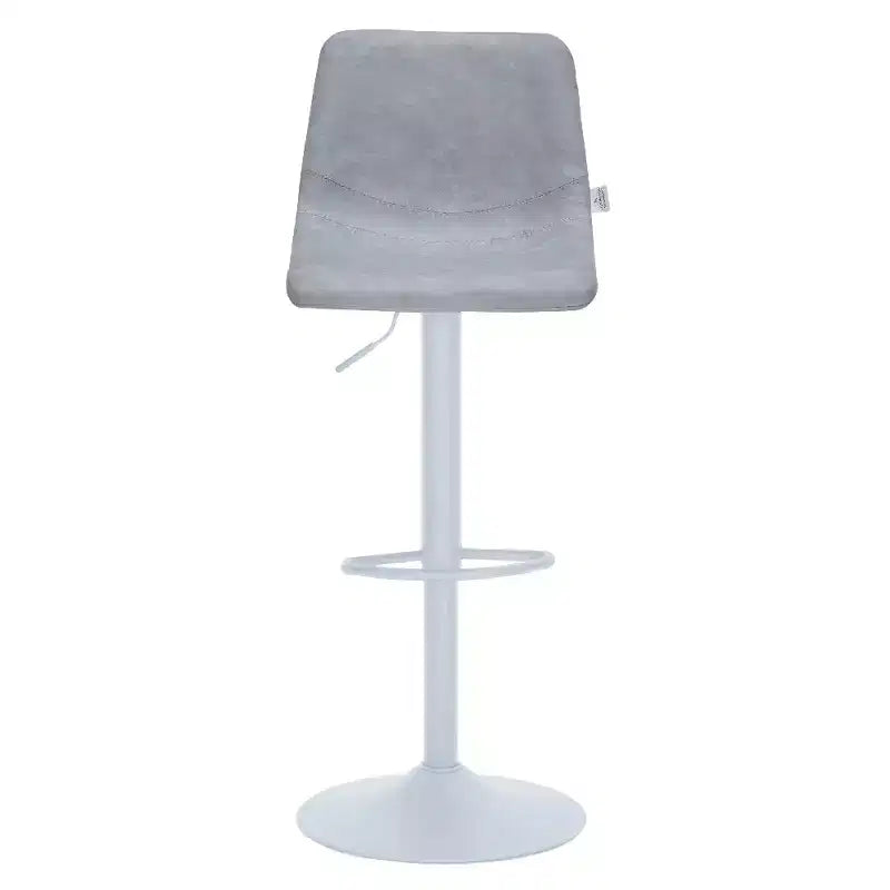 Tabourets de bar LeisureMod Tilbury avec base en fer blanc, tabourets de comptoir réglables en hauteur avec siège en cuir, fonction pivotante et repose-pieds, lot de 2
