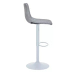 Tabourets de bar LeisureMod Tilbury avec base en fer blanc, tabourets de comptoir réglables en hauteur avec siège en cuir, fonction pivotante et repose-pieds, lot de 2