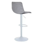 Tabourets de bar LeisureMod Tilbury avec base en fer blanc, tabourets de comptoir réglables en hauteur avec siège en cuir, fonction pivotante et repose-pieds, lot de 2