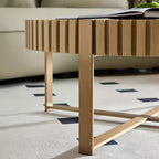 Table basse Okak moderne en bois fabriquée à la main, 80 cm (31,5 po) de long avec piédestal robuste, table d'appoint ronde peu encombrante pour petit salon ou bureau