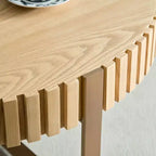 Table basse Okak moderne en bois fabriquée à la main, 80 cm (31,5 po) de long avec piédestal robuste, table d'appoint ronde peu encombrante pour petit salon ou bureau