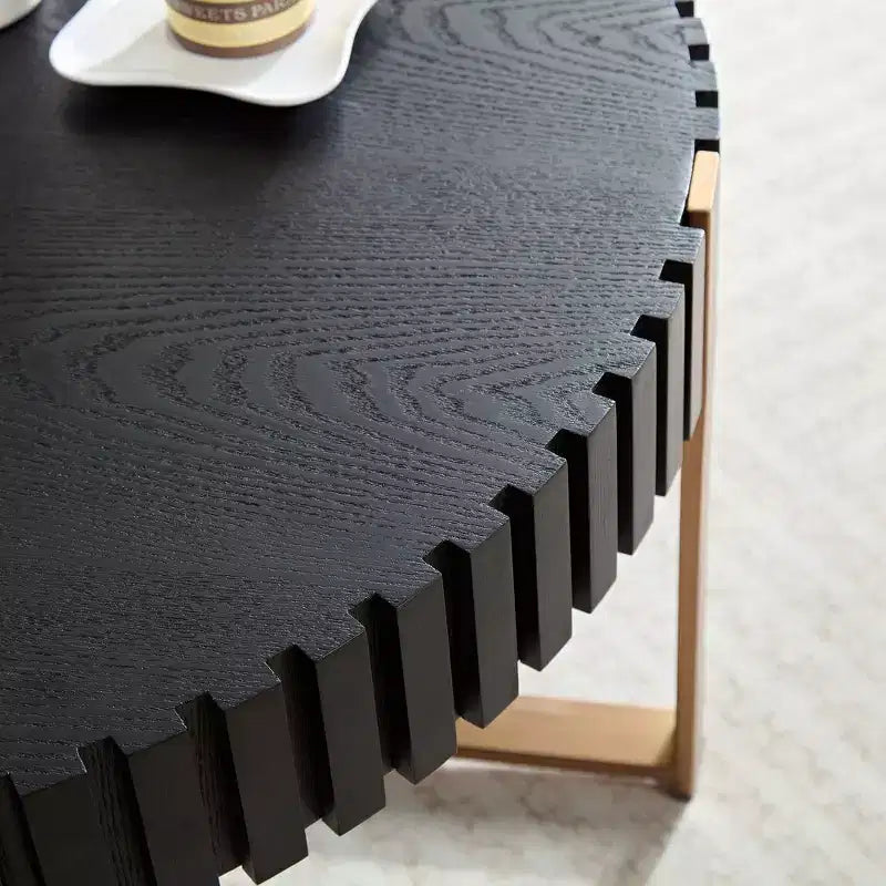Table basse Okak moderne en bois fabriquée à la main, 80 cm (31,5 po) de long avec piédestal robuste, table d'appoint ronde peu encombrante pour petit salon ou bureau