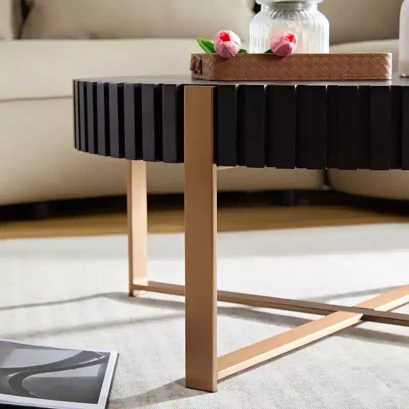 Table basse Okak moderne en bois fabriquée à la main, 80 cm (31,5 po) de long avec piédestal robuste, table d'appoint ronde peu encombrante pour petit salon ou bureau