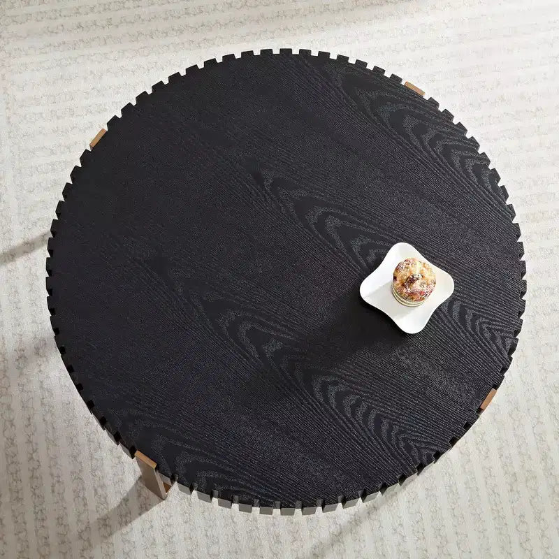 Table basse Okak moderne en bois fabriquée à la main, 80 cm (31,5 po) de long avec piédestal robuste, table d'appoint ronde peu encombrante pour petit salon ou bureau