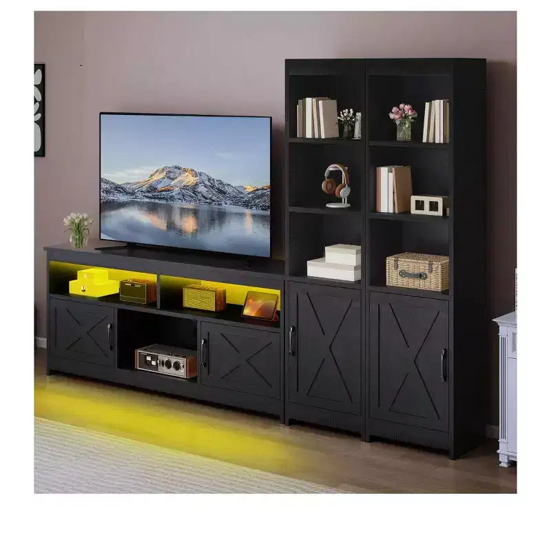 Meuble TV de ferme pour téléviseur de 65 pouces, centre de divertissement à LED avec rangement et prises de courant, meuble TV avec étagères pour salon