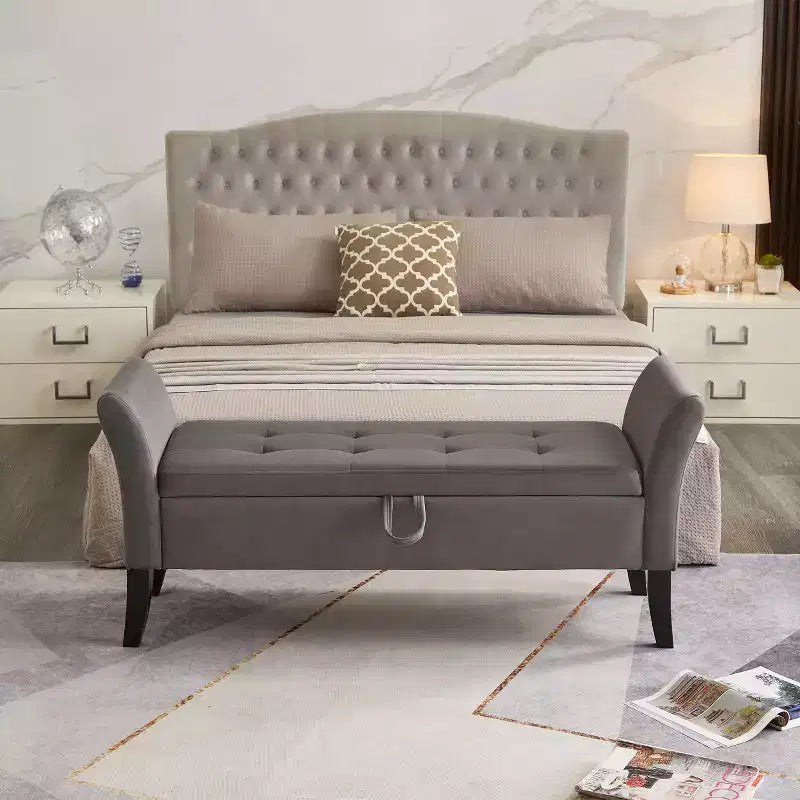 Banc de rangement en velours Okak 51,5 avec accoudoirs et pieds en bois, bout de lit avec assise rembourrée, pouf de rangement pour la maison