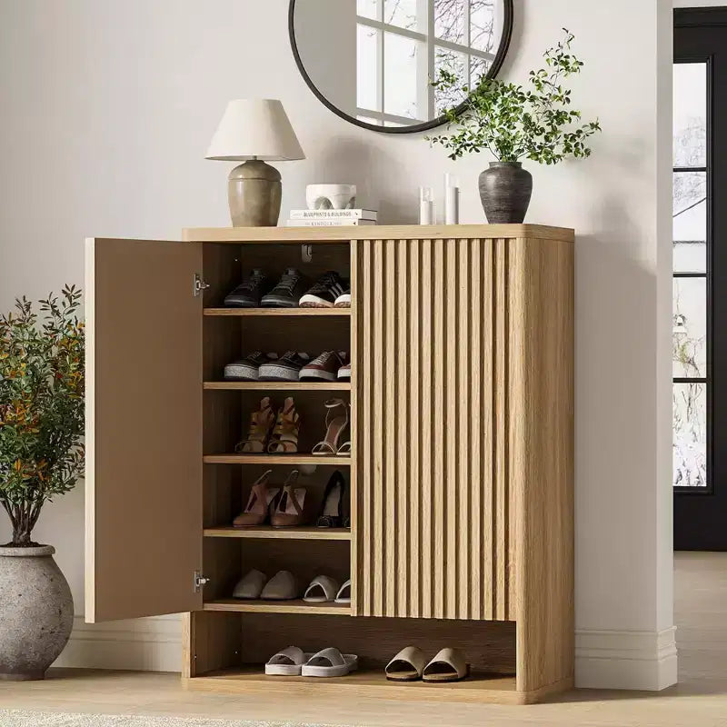 Meuble à chaussures de 80 cm, grand meuble de rangement pour chaussures avec étagères réglables, organisateur de chaussures en bois avec porte cannelée pour entrée et salon