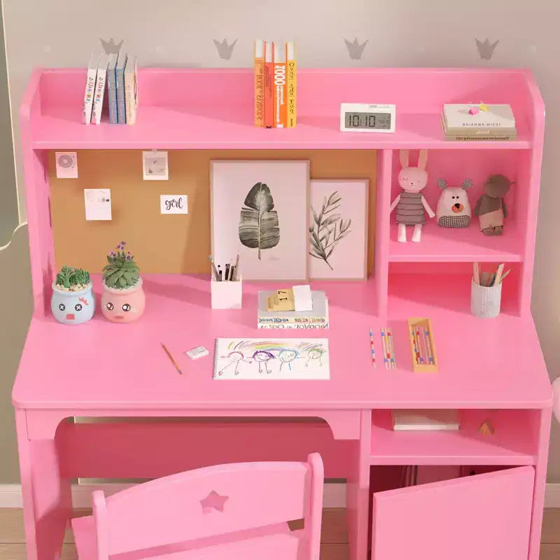 Ensemble bureau et chaise pour enfants, conception ergonomique en bois, comprend un organiseur d'étagère et un tableau en liège pour les enfants qui étudient, écrivent, dessinent