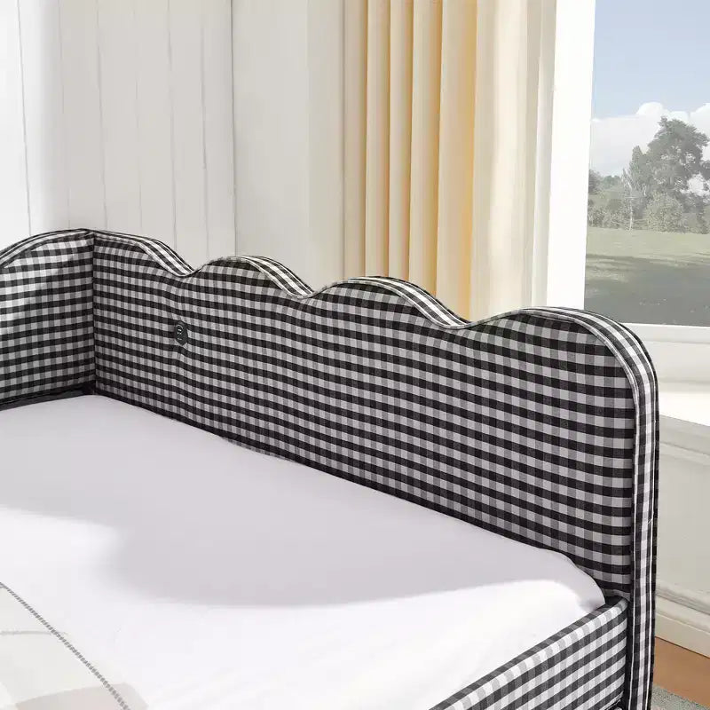 Lit de repos complet Zeus & Ruta avec lit gigogne – Tissu en lin à carreaux, tête de lit ondulée et port de chargement USB
