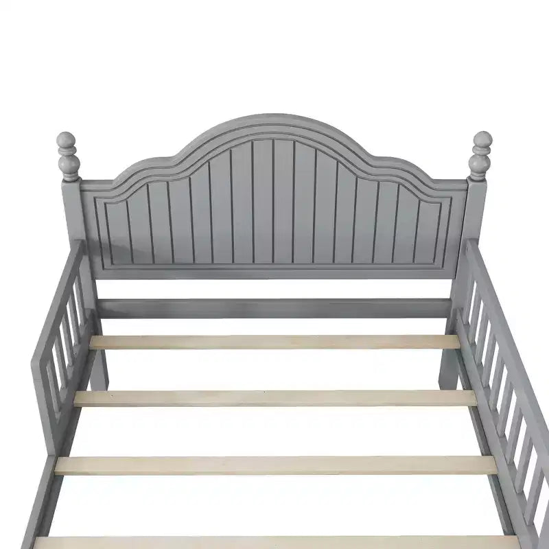 Cadre de lit double Whisen, lit plateforme en bois avec tête et pied de lit, avec garde-corps de sécurité périphériques