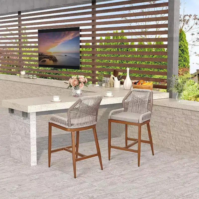 Tabourets de bar hauteur comptoir, lot de 4, tabourets de bar en rotin de 63 cm de haut, chaise de salle à manger à dossier pour la maison, design ergonomique confortable avec dossier et accoudoirs, marron