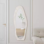 Miroir sur pied mural pleine longueur Whisen 63 x 24 de forme irrégulière, enveloppé de flanelle
