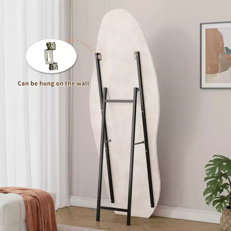 Miroir sur pied mural pleine longueur Whisen 63 x 24 de forme irrégulière, enveloppé de flanelle