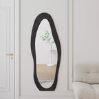 Miroir sur pied mural pleine longueur Whisen 63 x 24 de forme irrégulière, enveloppé de flanelle