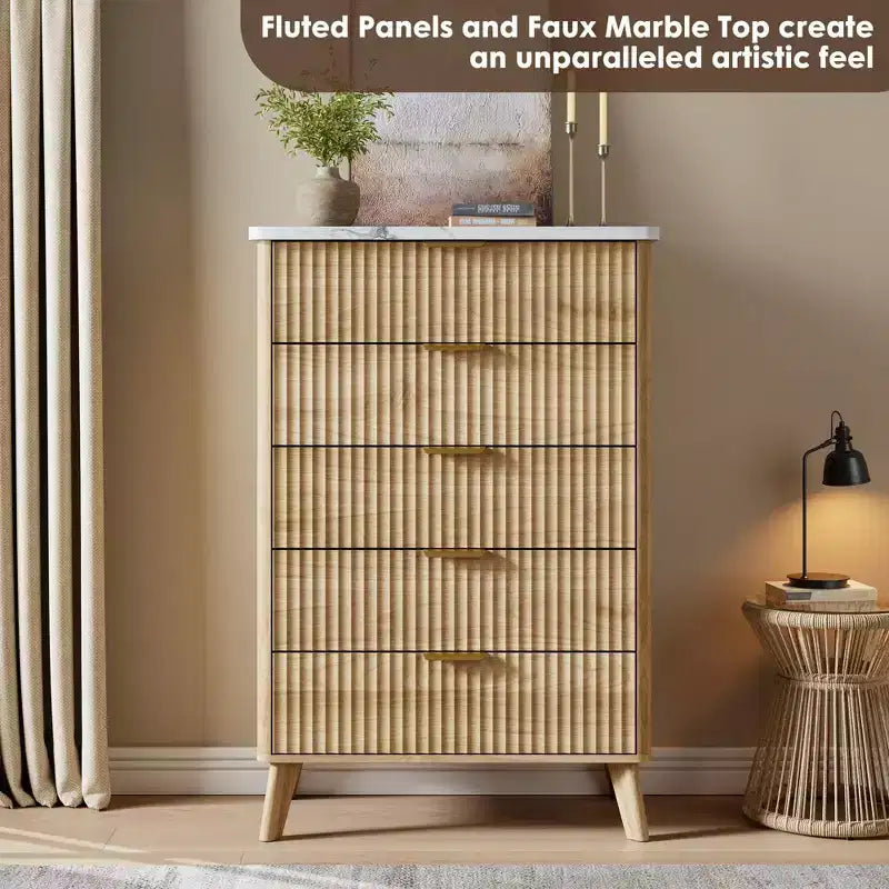 47,2 po de haut Commode flûtée à 5 tiroirs pour Chambre, Commode en Bois Moderne avec Plateau en Faux Marbre et Profil Courbé pour Salon et Couloir