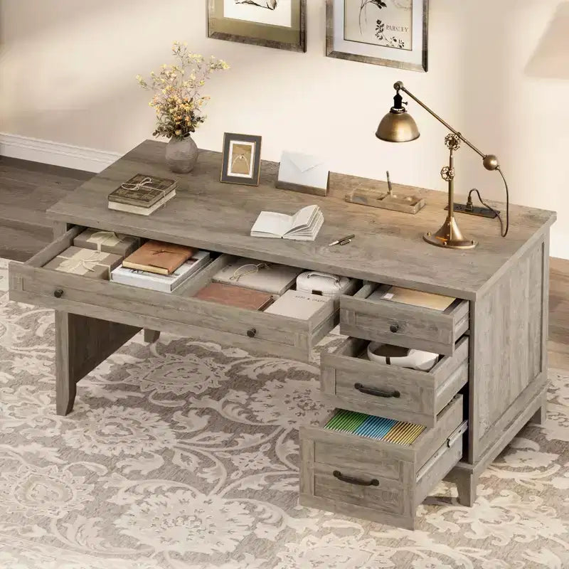 Bureau d'ordinateur de 136 cm pour ferme avec station de chargement et classeur, poste de travail de direction rustique en bois avec tiroirs de rangement pour bureau à domicile