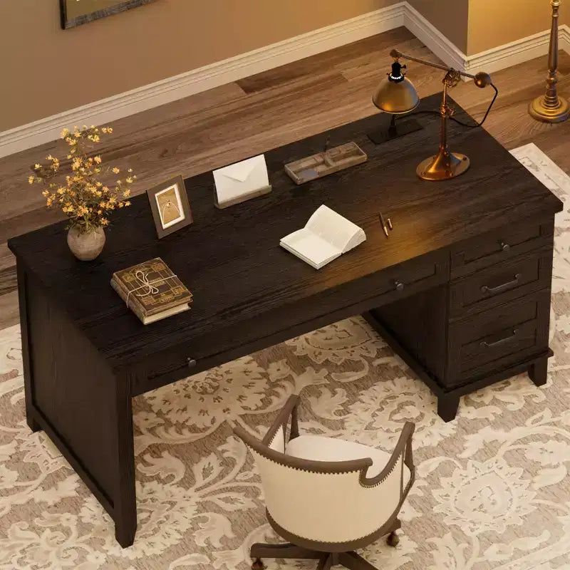 Bureau d'ordinateur de 136 cm pour ferme avec station de chargement et classeur, poste de travail de direction rustique en bois avec tiroirs de rangement pour bureau à domicile