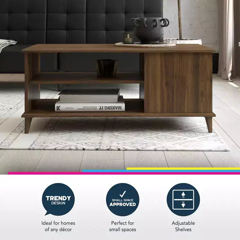 Jolis petits jouets, marque Farnsworth Coffee Table